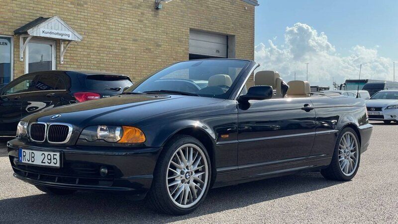 Svart Begagnad 2000 BMW 323 Cabriolet Cab | 169 500 kr (Dyr) - Bild 1/4