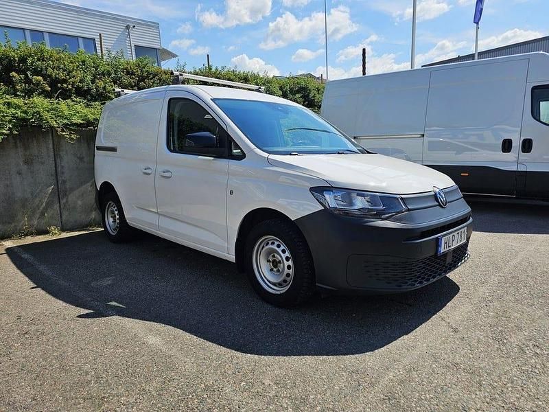 Begagnad VW Caddy 75 HK (55 kW) 2021 Vit Minibuss