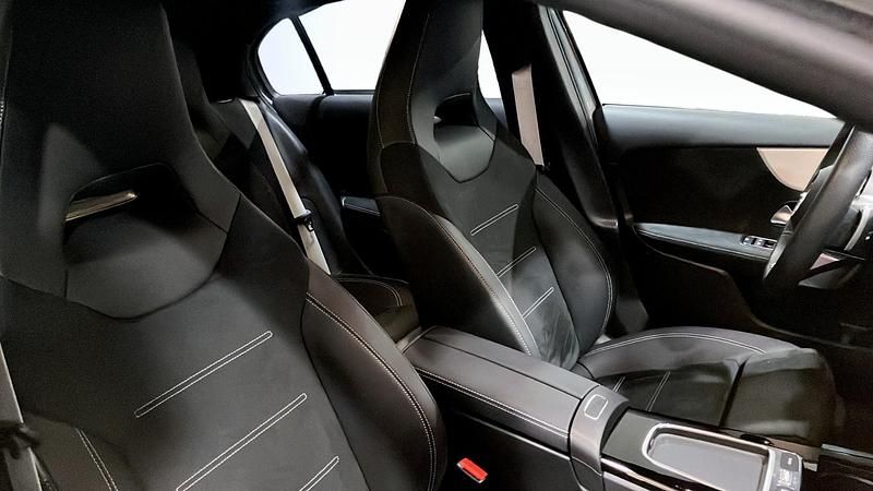 Begagnad Mercedes A250 2026 Grå