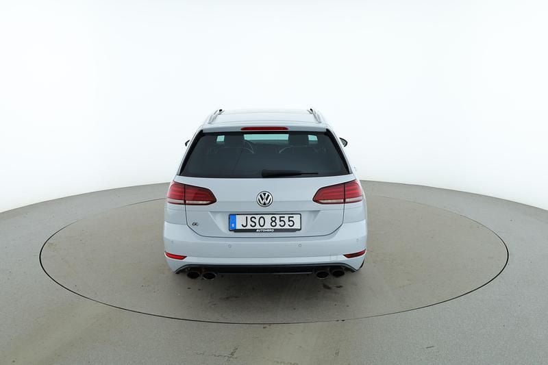 Begagnad VW Golf VII R 314 HK (230 kW) 2017 Silver Kombi