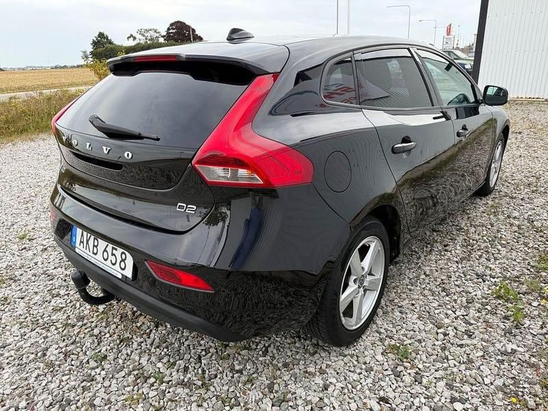 Begagnad Volvo V40 Kinetic 116 HK (85 kW) 2015 Svart Kombi