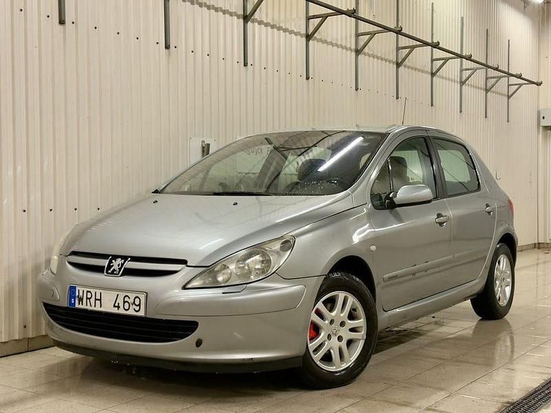 Grå Begagnad 2005 Peugeot 307 Halvkombi | 22 000 kr (Marknadspris) - Bild 1/4