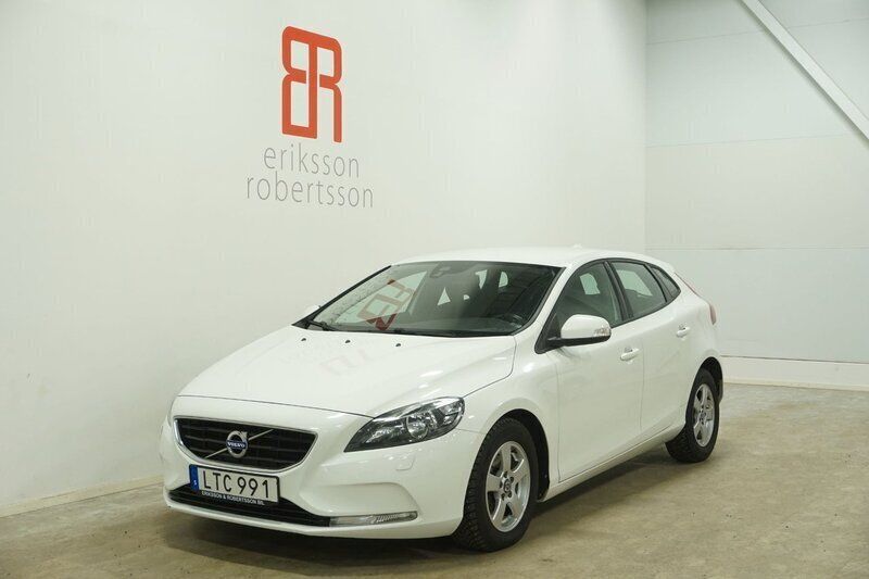 Vit Begagnad 2015 Volvo V40 Kombi | 139 900 kr (Lite dyr) - Bild 1/4