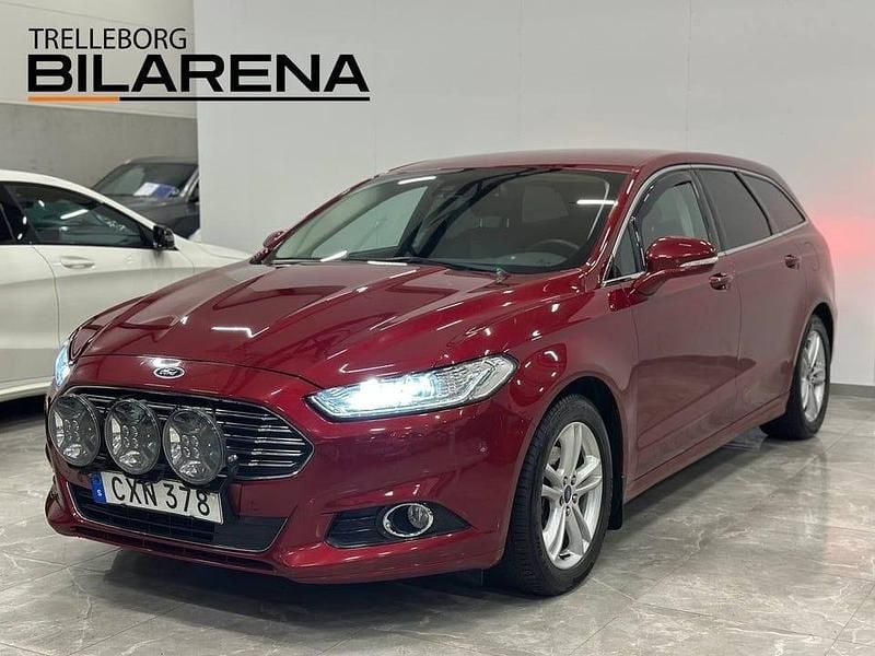 Begagnad Ford Mondeo Titanium 150 HK (110 kW) 2016 Röd Kombi