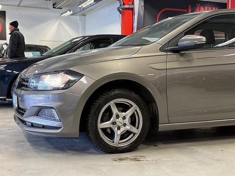 Begagnad VW Polo 90 HK (66 kW) 2019 Grå metallic Halvkombi