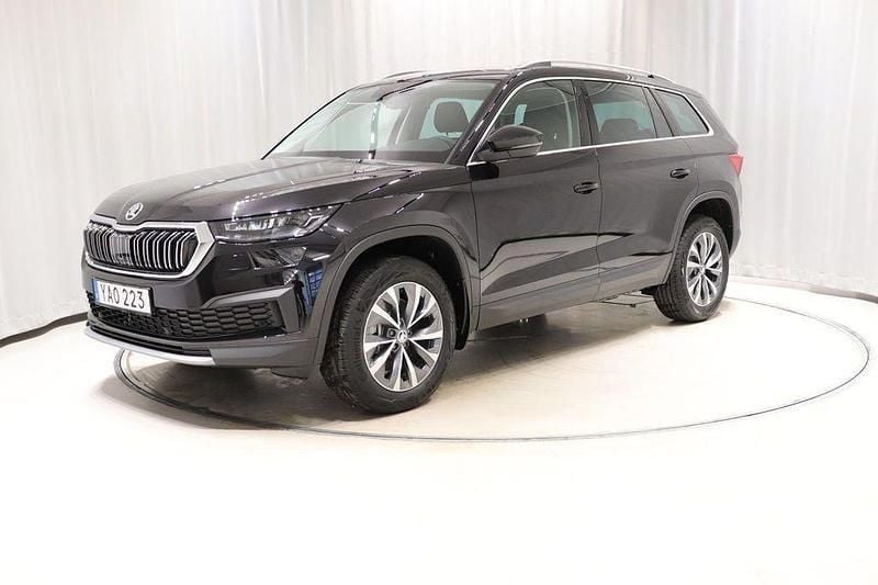 Svart Begagnad 2024 Skoda Kodiaq Adventure SUV | 448 800 kr (Marknadspris) - Bild 1/4
