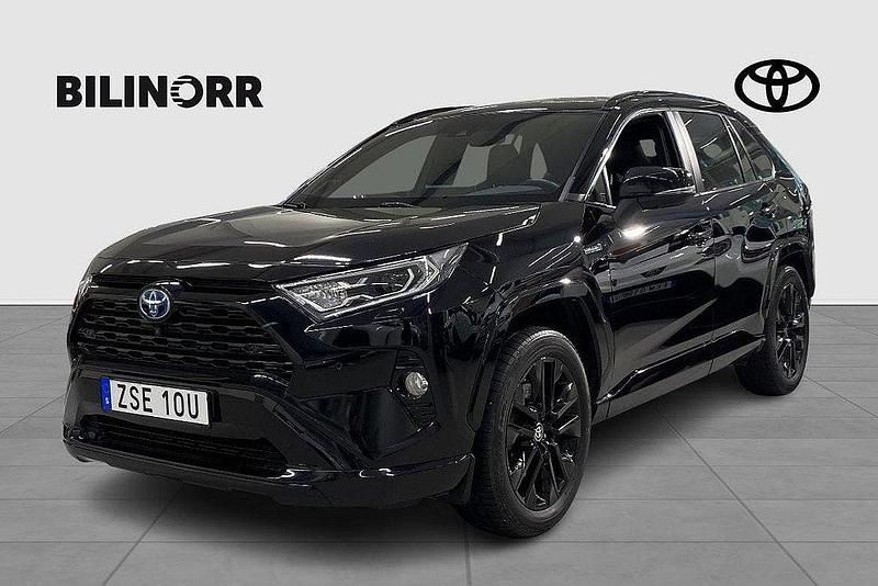 Svart Begagnad 2020 Toyota RAV4 Hybrid SUV | 399 900 kr (Dyr) - Bild 1/3