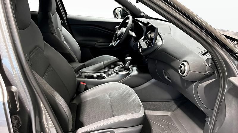 Ny Nissan Juke N-Connecta 143 HK (105 kW) 2025 Grå SUV