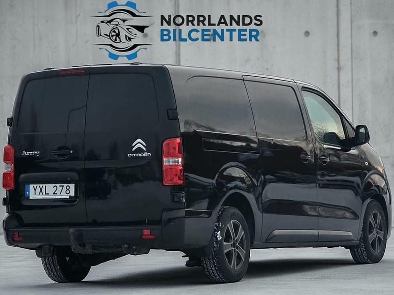 Begagnad Citroën Jumpy 177 HK (130 kW) 2017 Svart Minibuss