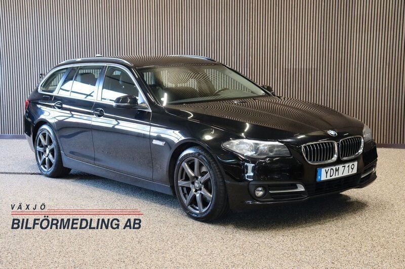Svart Begagnad 2016 BMW 520 Kombi | 134 900 kr (Marknadspris) - Bild 1/4