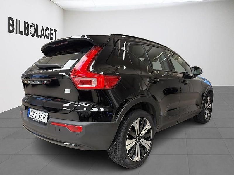 Begagnad Volvo XC40 Core 175 kW (238 HK) 2022 Svart SUV