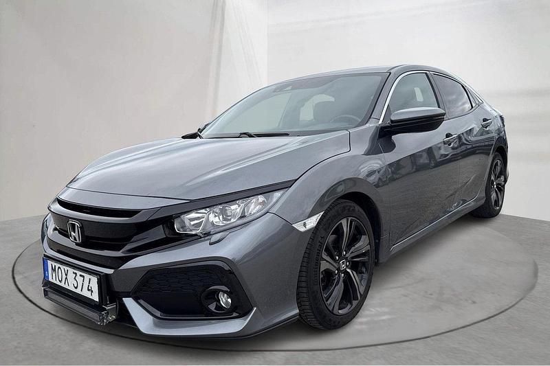 Grå Begagnad 2018 Honda Civic Elegance Halvkombi | 139 000 kr (Marknadspris) - Bild 1/4
