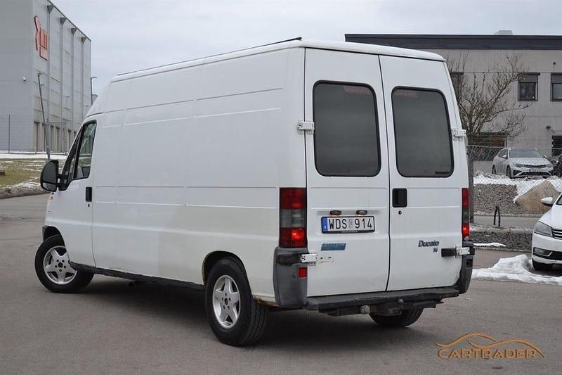 Begagnad Fiat Ducato 128 HK (94 kW) 2001 Vit Van