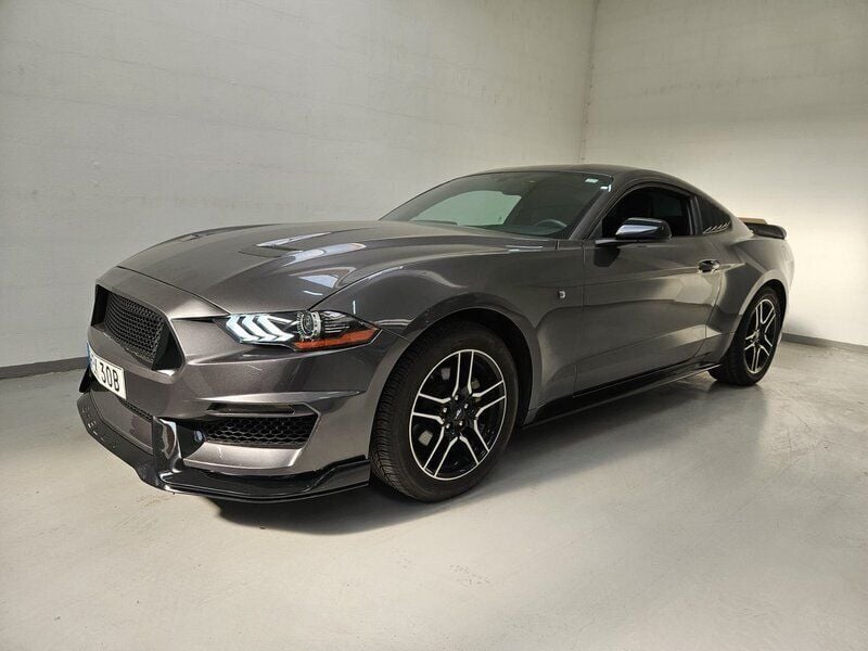 Mörkgrå (grå) Begagnad 2020 Ford Mustang Sportkupé | 294 900 kr - Bild 1/4