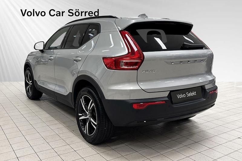 Begagnad Volvo XC40 163 HK (119 kW) 2024 Silver SUV