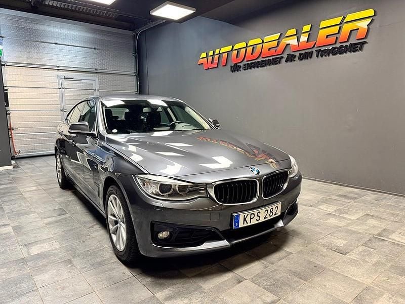 Grå Begagnad 2015 BMW 320 Gran Turismo Sport Line Halvkombi | 119 900 kr (Bra pris) - Bild 1/4