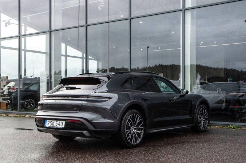 Begagnad Porsche Taycan Cross Turismo 350 kW (476 HK) 2021 Grå Sedan