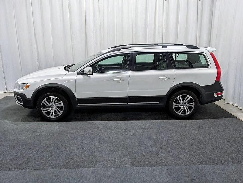 Begagnad Volvo XC70 Momentum 163 HK (119 kW) 2013 Vit Kombi