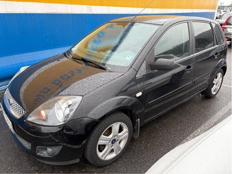 Svart Begagnad 2009 Ford Fiesta Halvkombi | 27 900 kr (Bra pris) - Bild 1/3