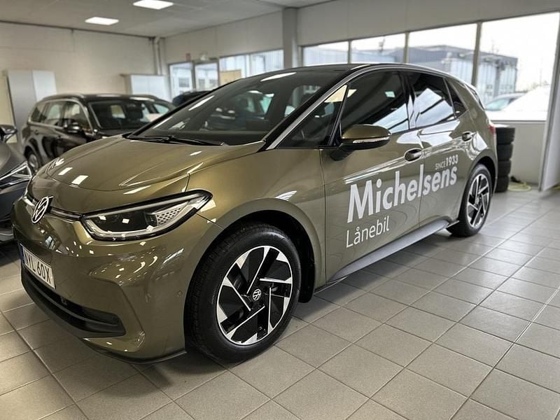 Grön Begagnad 2026 VW ID.3 Pro Performance Halvkombi | 474 500 kr - Bild 1/4