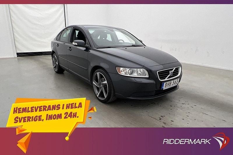 Grå Begagnad 2009 Volvo S40 Kinetic Sedan | 84 800 kr - Bild 1/3