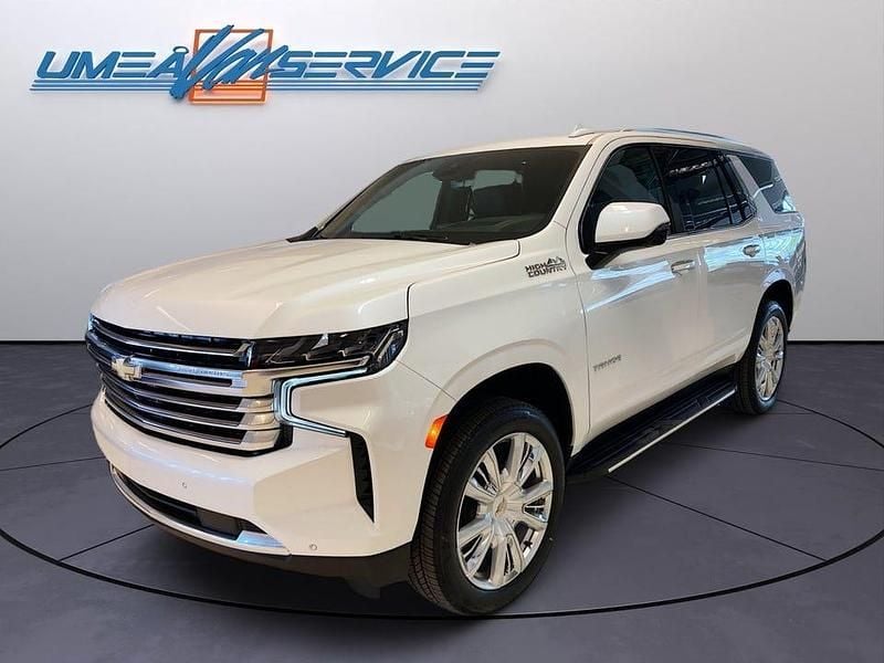 Vit (vit metallic) Begagnad 2023 Chevrolet Tahoe SUV | 1 099 000 kr - Bild 1/4