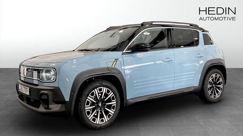 Blå (blue) Begagnad 2025 Renault R4 Iconic SUV | 414 900 kr - Bild 1/4