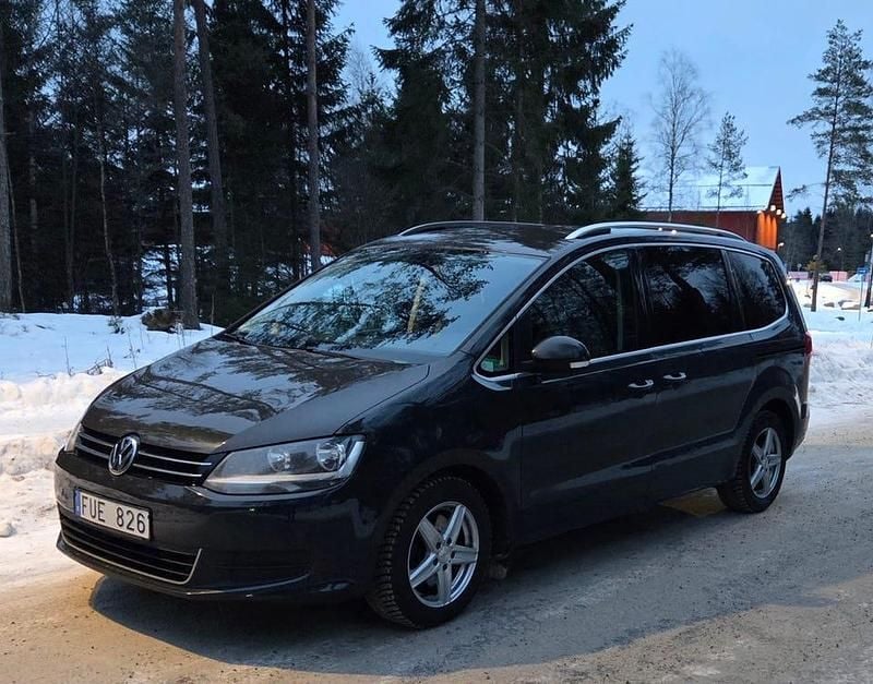 Begagnad VW Sharan 140 HK (102 kW) 2013 Minibuss