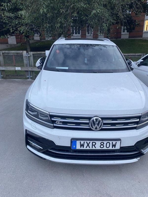 Vit Begagnad 2019 VW Tiguan Allspace SUV | 325 000 kr (Marknadspris) - Bild 1/4