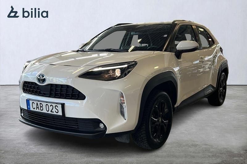 Vit Begagnad 2023 Toyota Yaris Hybrid Active SUV | 269 900 kr (Dyr) - Bild 1/3