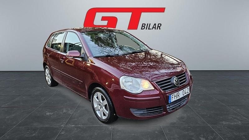 Röd Begagnad 2007 VW Polo Comfortline Halvkombi | 42 900 kr (Dyr) - Bild 1/4