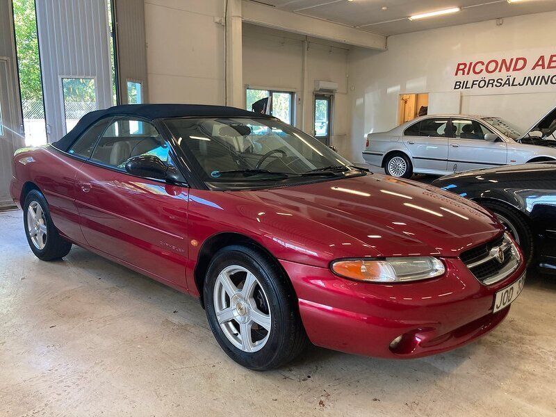Röd Begagnad 1998 Chrysler Stratus Cab | 59 900 kr - Bild 1/4