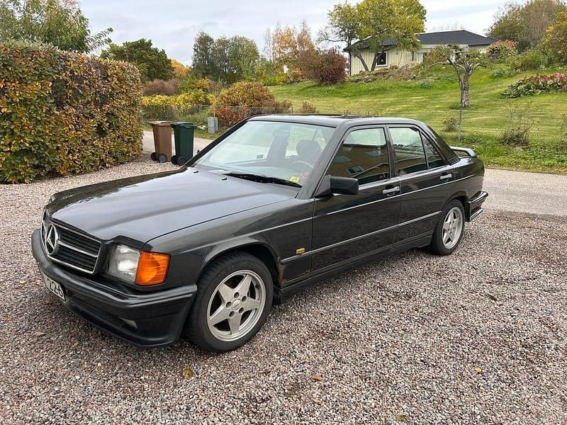 Begagnad 1988 Mercedes 190 Sedan | 45 000 kr - Bild 1/4