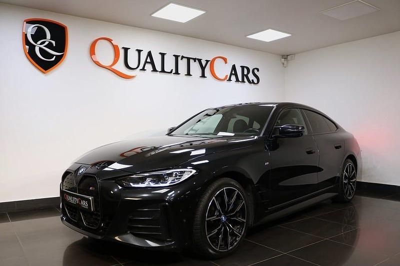 Svart Begagnad 2023 BMW i4 M Sport Sedan | 479 000 kr (Marknadspris) - Bild 1/4