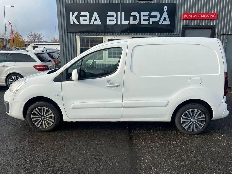Vit Begagnad 2017 Peugeot Partner Van | 79 900 kr (Dyr) - Bild 1/4