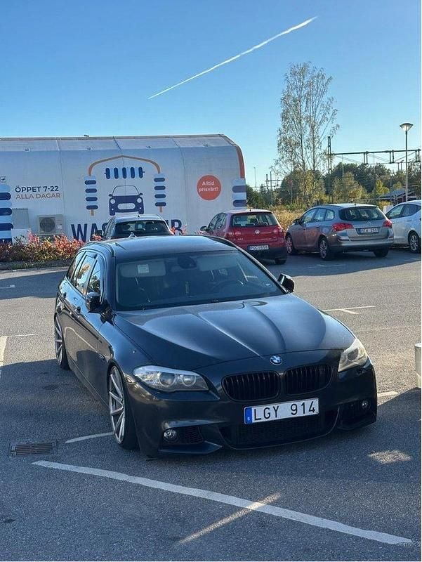 Grå Begagnad 2011 BMW 535 Kombi | 134 900 kr (Superpris) - Bild 1/4