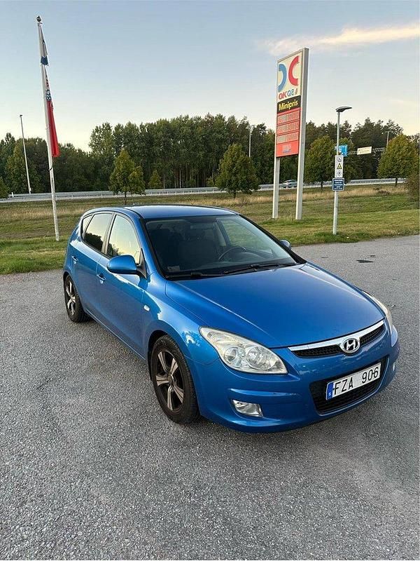 Blå Begagnad 2008 Hyundai i30 Halvkombi | 32 500 kr (Marknadspris) - Bild 1/4