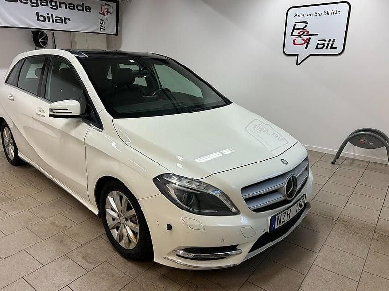 Begagnad Mercedes B200 136 HK (100 kW) 2013 Vit Minibuss