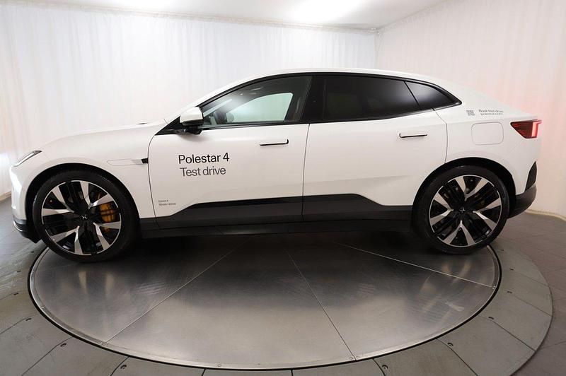 Begagnad Polestar 4 Performance 400 kW (544 HK) 2024 Vit SUV