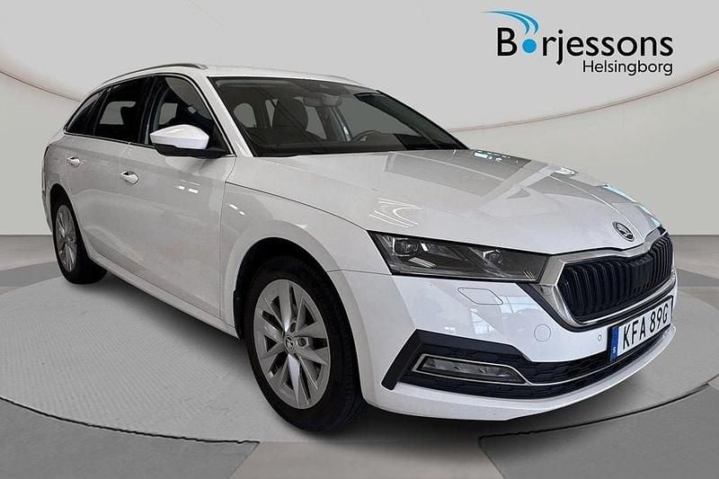 Vit Begagnad 2021 Skoda Octavia Kombi | 249 900 kr (Dyr) - Bild 1/4