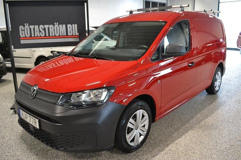 Röd (röd med klarlack) Begagnad 2021 VW Caddy Maxi Minibuss | 189 000 kr (Marknadspris) - Bild 1/4
