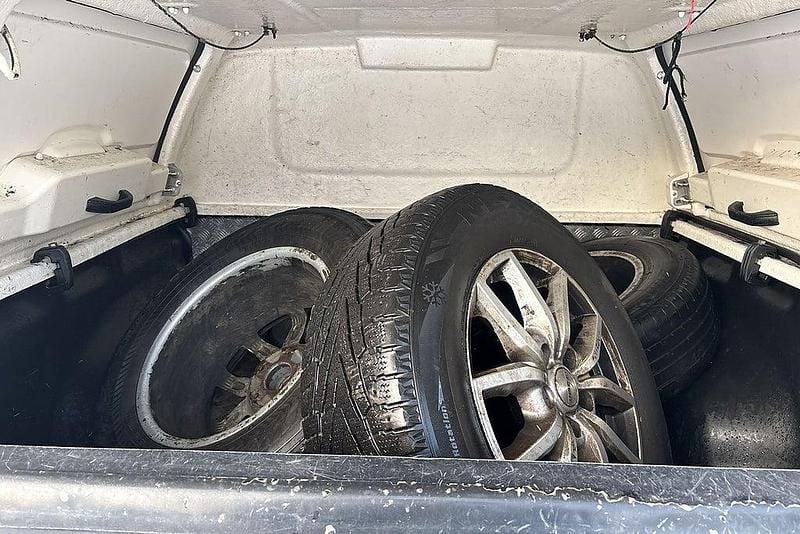 Begagnad VW Amarok Highline 180 HK (132 kW) 2015 Svart Pickup