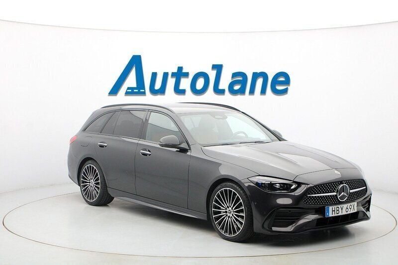 Grafitgrå metalliclack Begagnad 2021 Mercedes C220 AMG line Kombi | 459 900 kr (Marknadspris) - Bild 1/3