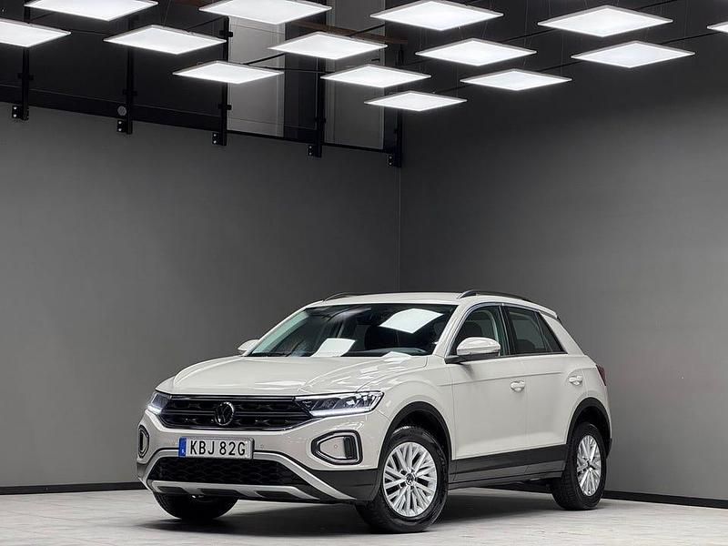 Grå Begagnad 2022 VW T-Roc SUV | 259 900 kr (Marknadspris) - Bild 1/3
