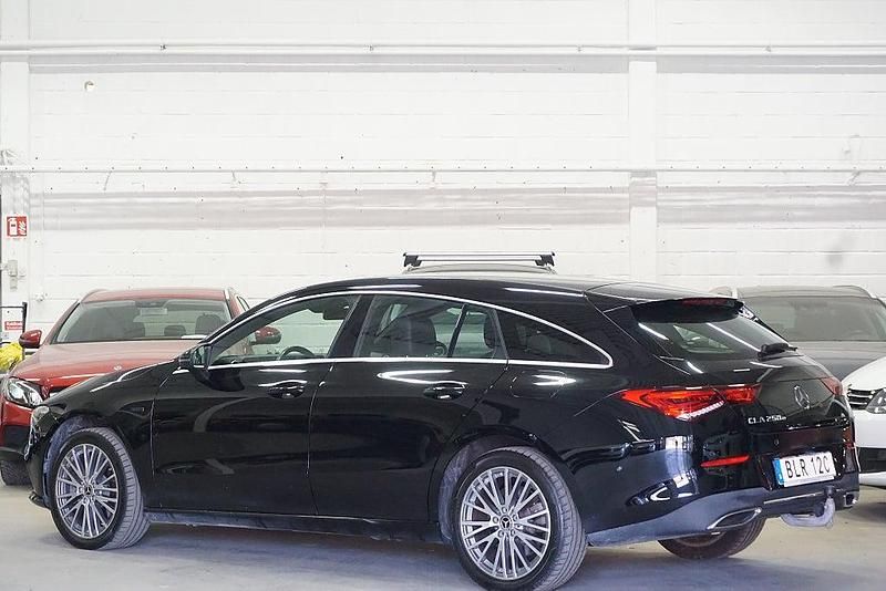 Begagnad Mercedes CLA250e Shooting Brake 160 HK (117 kW) 2021 Svart Kombi