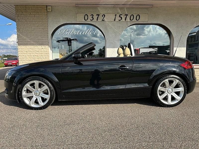 Begagnad Audi TT Roadster 251 HK (184 kW) 2007 Svart Cab