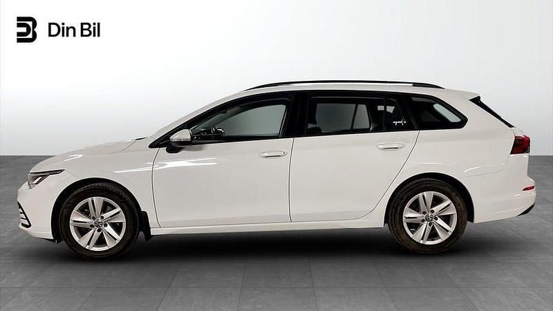 Begagnad VW Golf VIII 131 HK (96 kW) 2021 Vit Kombi