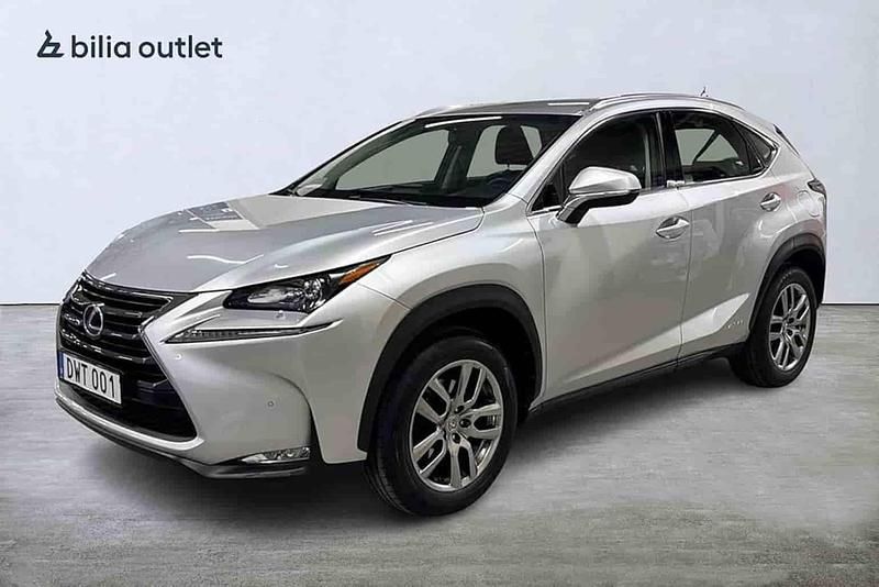 Silver Begagnad 2015 Lexus NX300h SUV | 169 000 kr - Bild 1/1