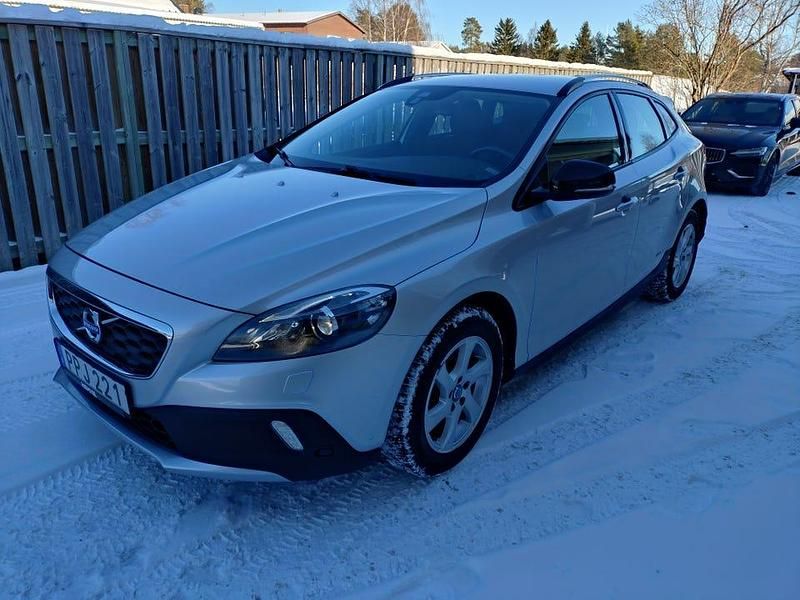Begagnad Volvo V40 CC 180 HK (132 kW) 2015 Kombi