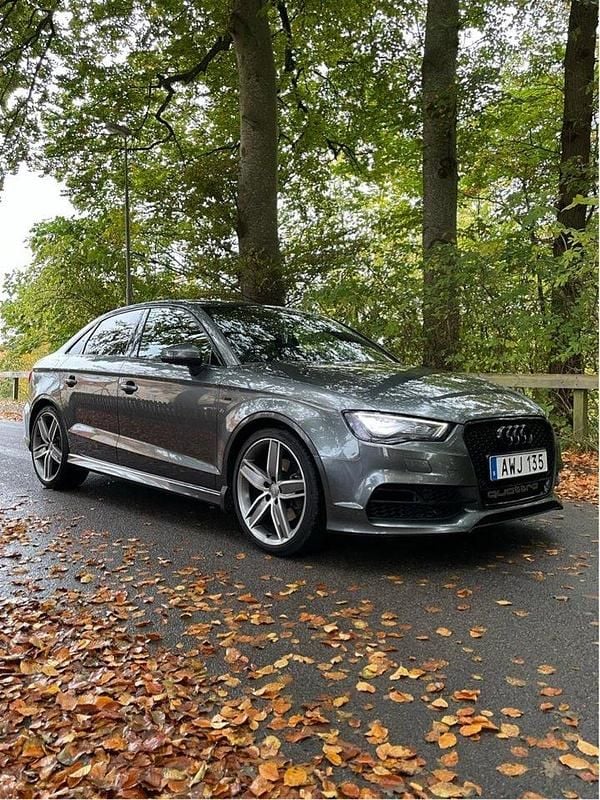 Grå Begagnad 2016 Audi A3 Ambition Sedan | 199 900 kr (Marknadspris) - Bild 1/4